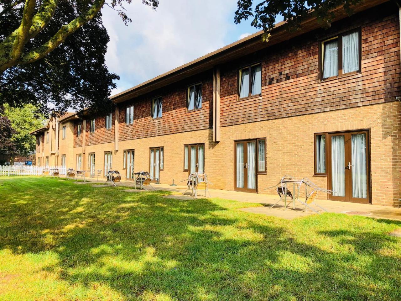 Stoneleigh Park Lodge Ashow Eksteriør billede